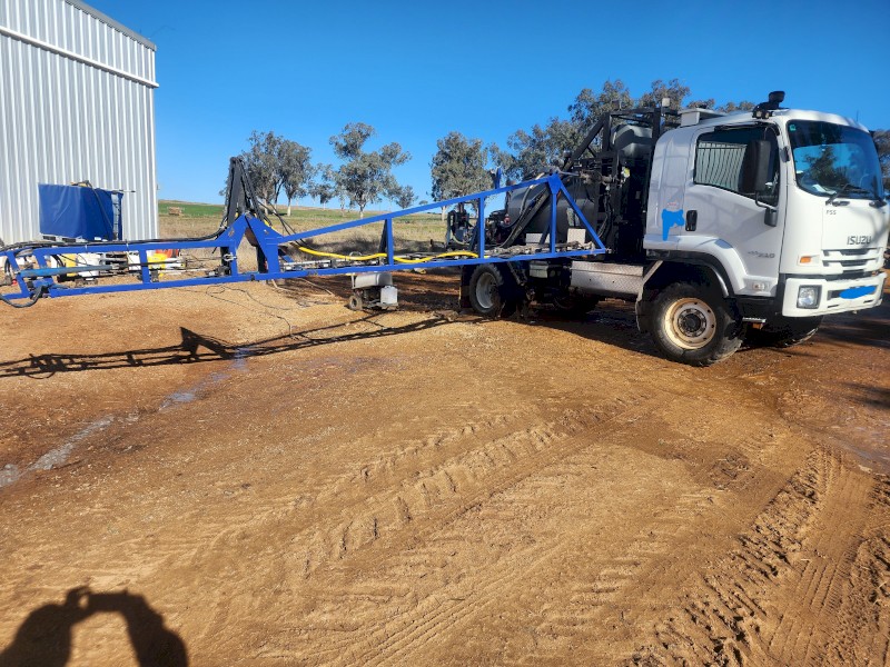 Spray Truck for sale 2019 Isuzu FSS-550 Rego till June 2024 125,000km