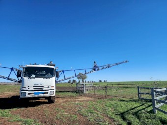 Spray Truck for sale 2019 Isuzu FSS-550 Rego till June 2024 125,000km