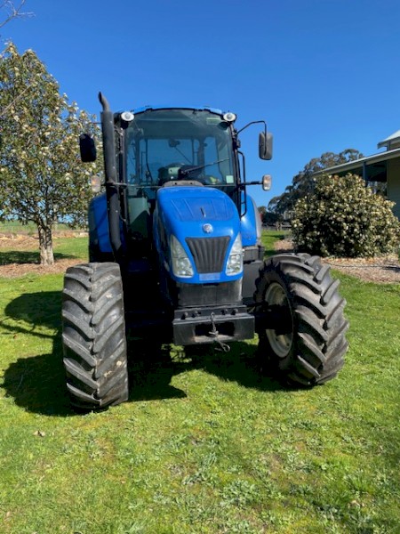 2015 New Holland T5.95 Electro Command 4x4 95 HP Agricultural Farm Tractor