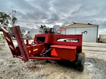 New Holland 570 baler 