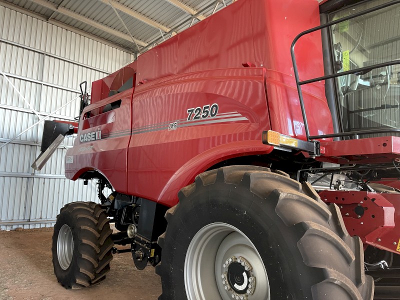 2022 Case IH 7250 Header with 41ft Vario Front | Farm Tender