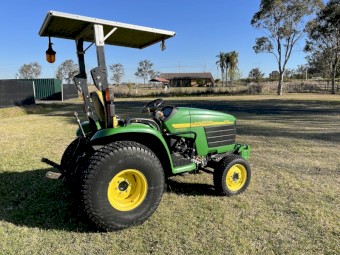 John Deere 4210 Tractor