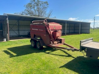 Bromar 50 Bag Split bin Feeder With Scales