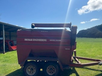 Bromar 50 Bag Split bin Feeder With Scales