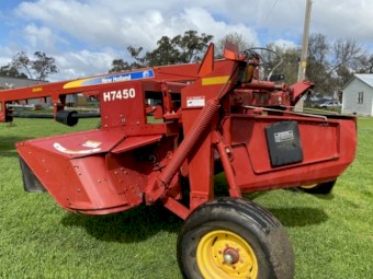 2011 New Holland H7450 Discbine