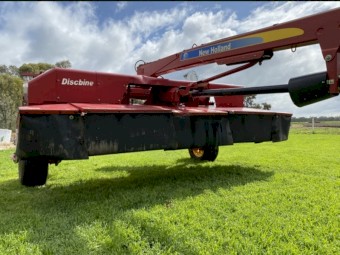 2011 New Holland H7450 Discbine