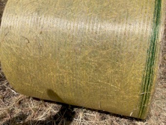 Prime  4*4 Oaten Hay Drop deck load of 44 bales