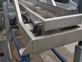 Vibrating Table Heat & Control Conveyor