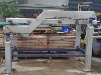 Vibrating Table Heat & Control Conveyor