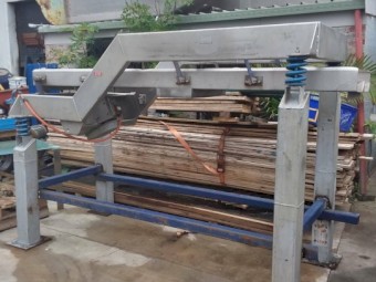 Vibrating Table Heat & Control Conveyor