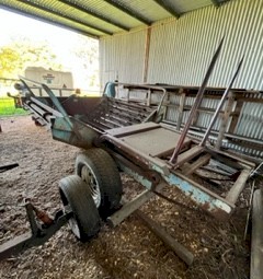 Pearce Off Sider round bale feeder