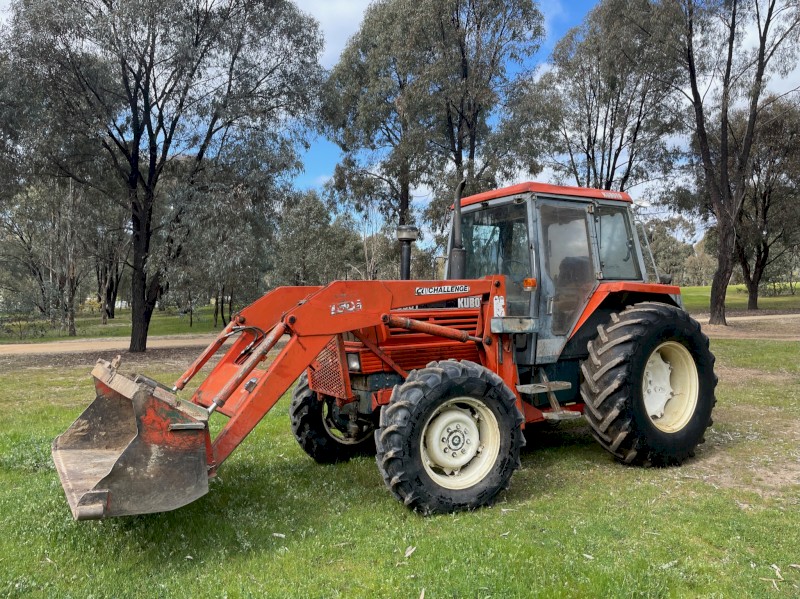 Kubota M7950 Tractor
