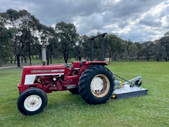 Case International 454 Tractor & Slasher