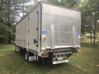1999 Mitsubishi FK618 Curtain Sider Rigid with Tail Gate. PRICE IS NEGOTIABLE