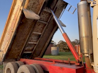 1979 International Acco 1600 S-Line Tipper Truck