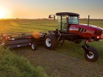 WANTED Contract Windrowing MacDon with 30ft front and HC10 Conditioner