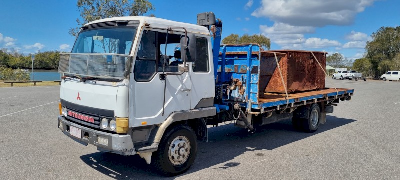 1991 Mitsubishi FK 415 Crane Truck