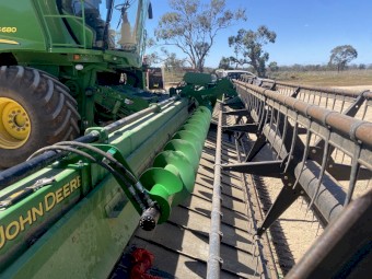 John Deere 640D Cross Auger Kit