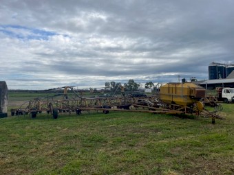 GYRAL 60FT AIR SEEDER WITH HEAVY DUTY TRAILING JANKE PRESS WHEELS