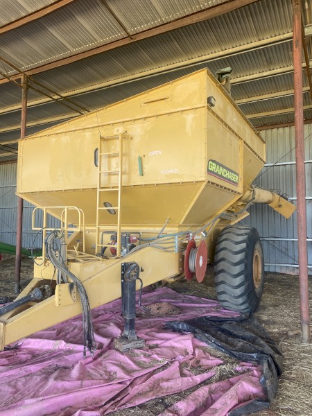 Grain Chaser single axle Chaser Bin