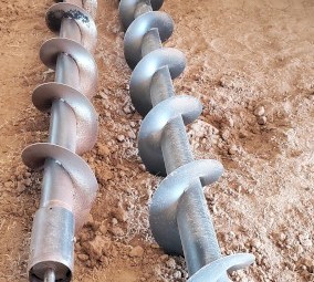 Harvestaire Cross Auger off a 45ft MacDon FD75 front