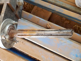 Harvestaire Cross Auger off a 45ft MacDon FD75 front