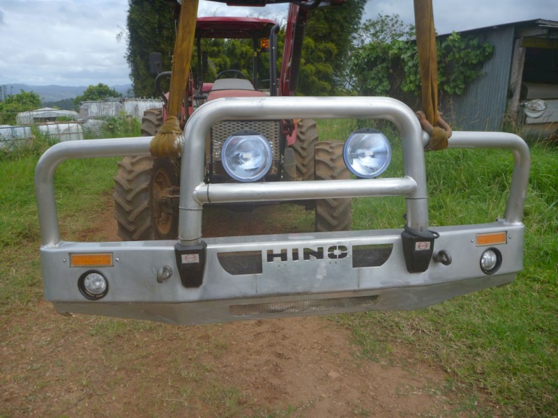 Hino 300 series Wide Cab polished alloy Bullbar