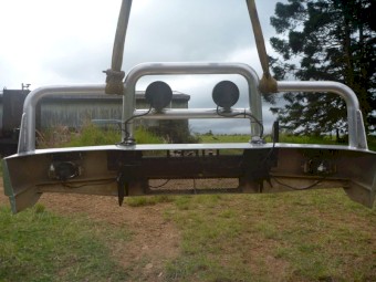 Hino 300 series Wide Cab polished alloy Bullbar