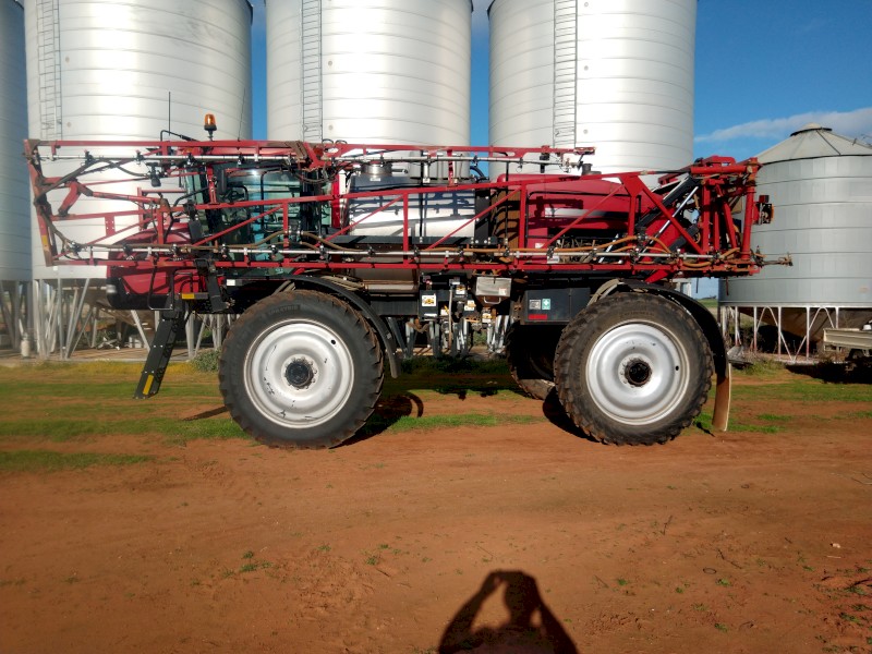 2011 Case Patriot 4420 Self  Propelled Sprayer 