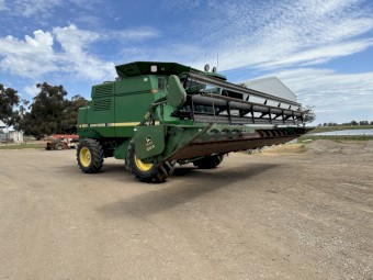 John Deere 9600 4WD with 930 R
