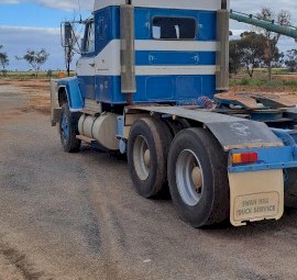 Ford Louisville LN 9000 