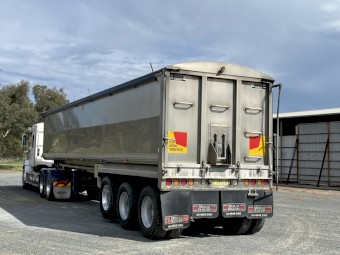 Under Auction - (A238) 2012 Muscat TOA Tipper Trailer 