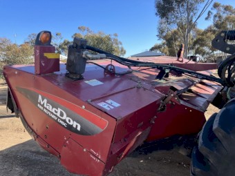 2011 R85 Macdon Mower conditioner
