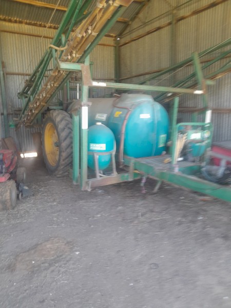 Goldacres 24m 3000L boomspay