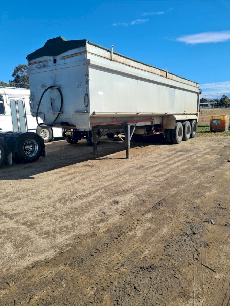 Muscat 32ft Grain Trailer