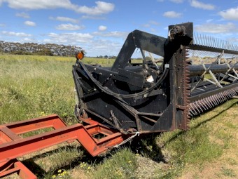 2003 Massey Ferguson 5140 Windrower