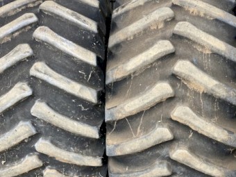 30.5L-32 Tyres x 2