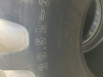 30.5L-32 Tyres x 2
