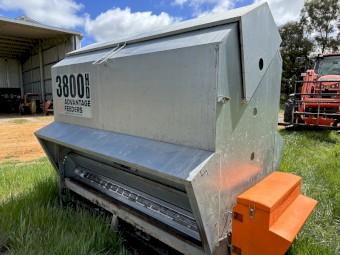 Advantage 3800 HD Livestock feeder