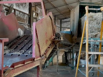 2016 Cliff and Bunting chaff mill