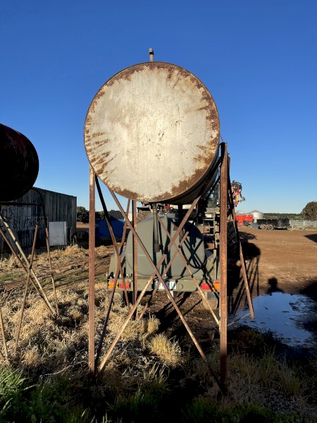 2200L diesel tanks 