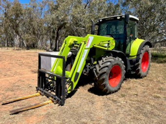 Claas Arion 620C Tractor with FEL