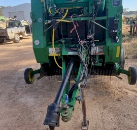 John Deere 467 Round Baler