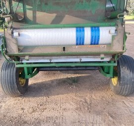 John Deere 467 Round Baler