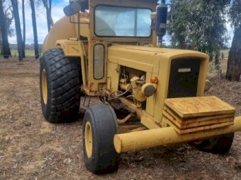 1990 Chamberlain water cart