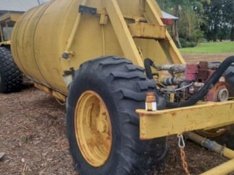 1990 Chamberlain water cart