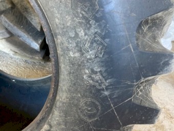 Used 30.5L x 32 Tractor Tyres
