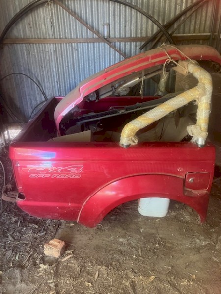 Nissan Navara ST-R Ute tub