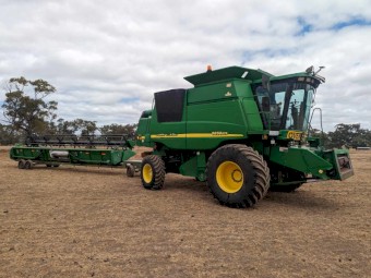 2002 John Deere 9650 CTS Header and 930F Flex Front