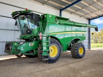 2015 John Deere S690 Header with 640D front and trailer